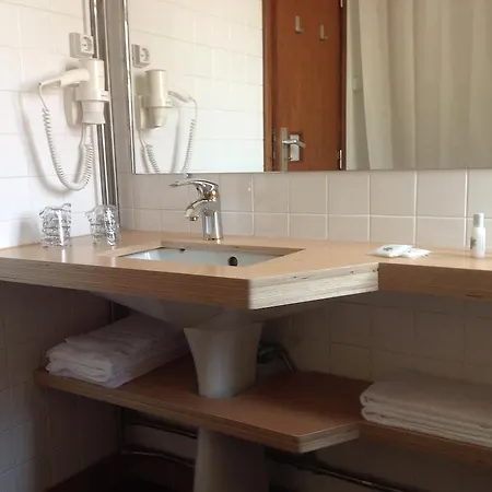 לינה וארוחת בוקר Casa Dos Suecos *