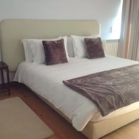 לינה וארוחת בוקר Casa Dos Suecos